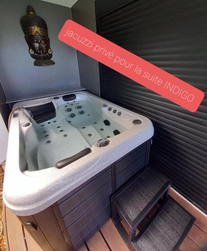 Suite Indigo Jacuzzi Prive Piscine Vue Mer Acces Cuisine Laverie Saint Pierre Buitenkant foto