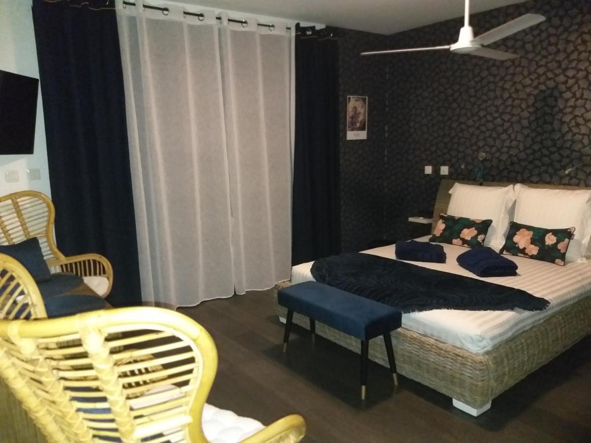 Suite Indigo Jacuzzi Prive Piscine Vue Mer Acces Cuisine Laverie Saint Pierre Buitenkant foto